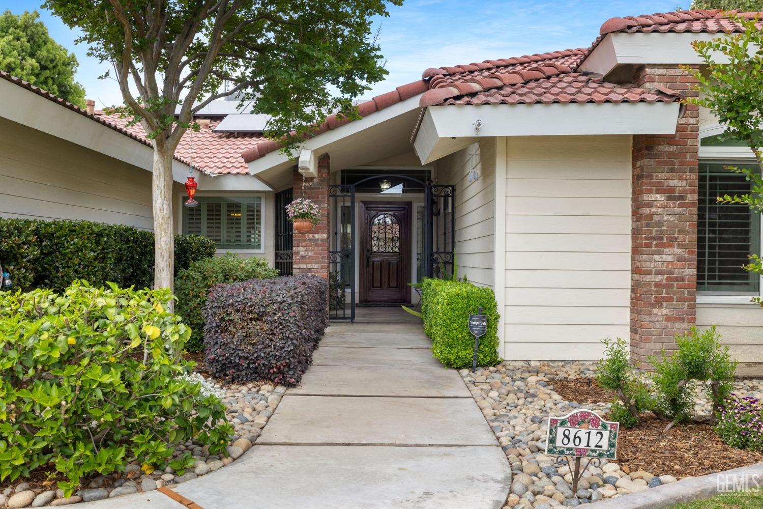 8612 Bridlewood Lane