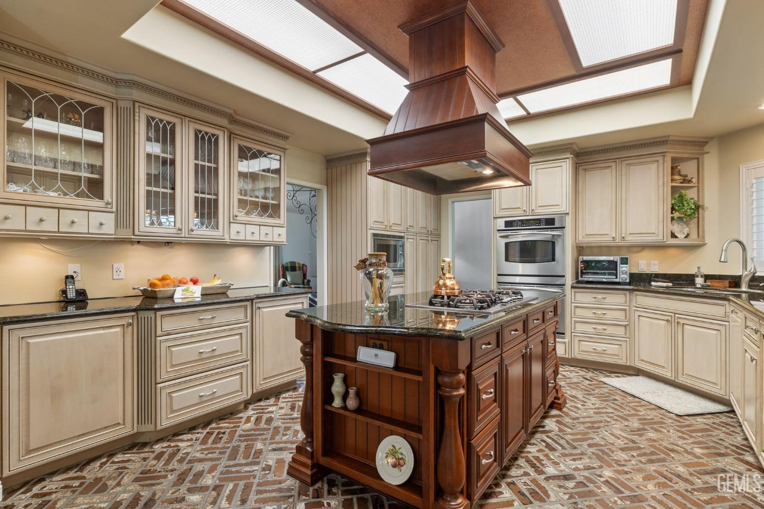 8612 Bridlewood Lane