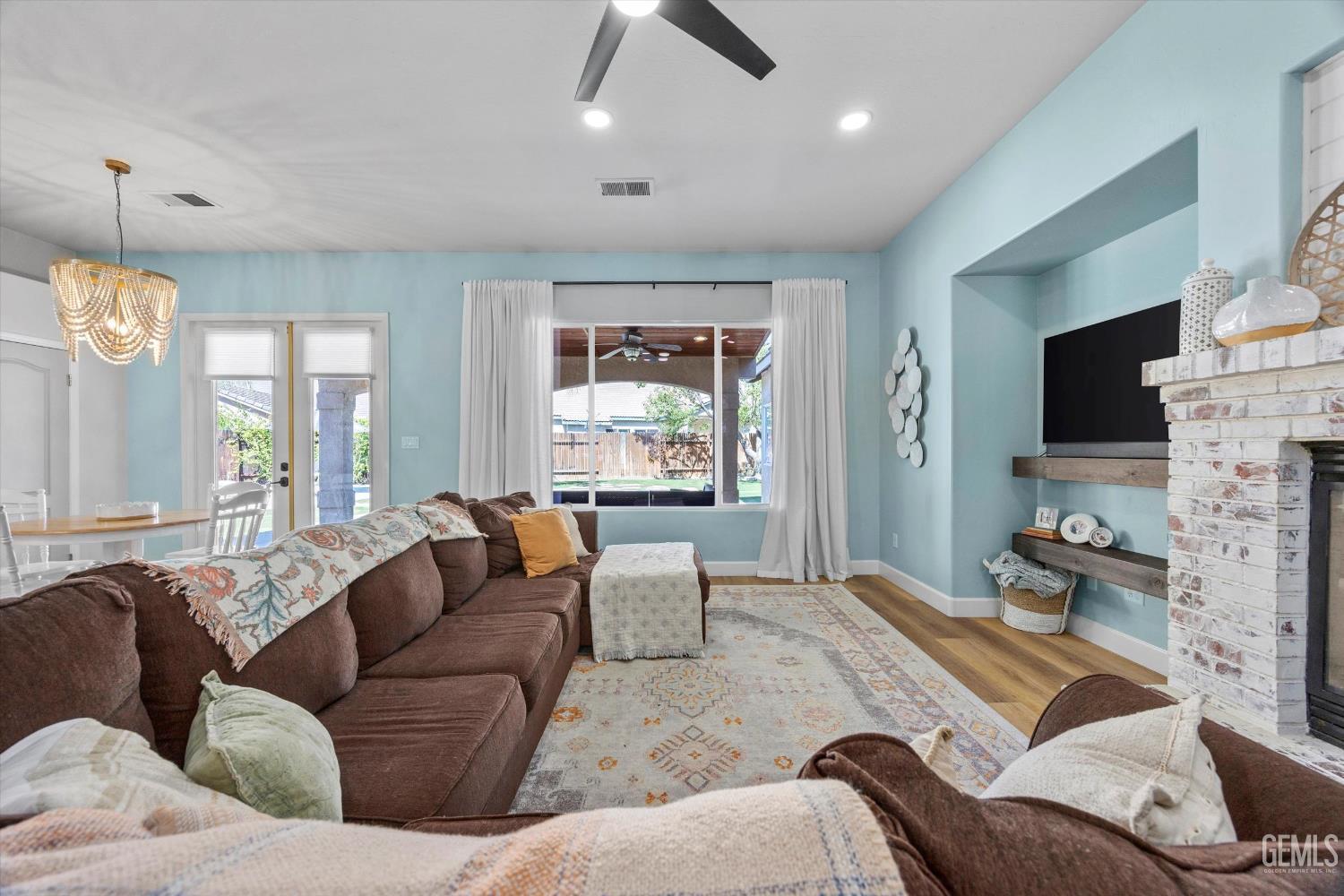 10404 Rose River Falls Avenue