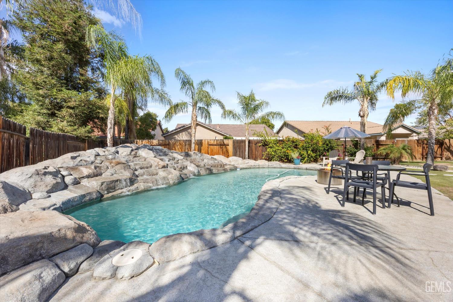 10404 Rose River Falls Avenue