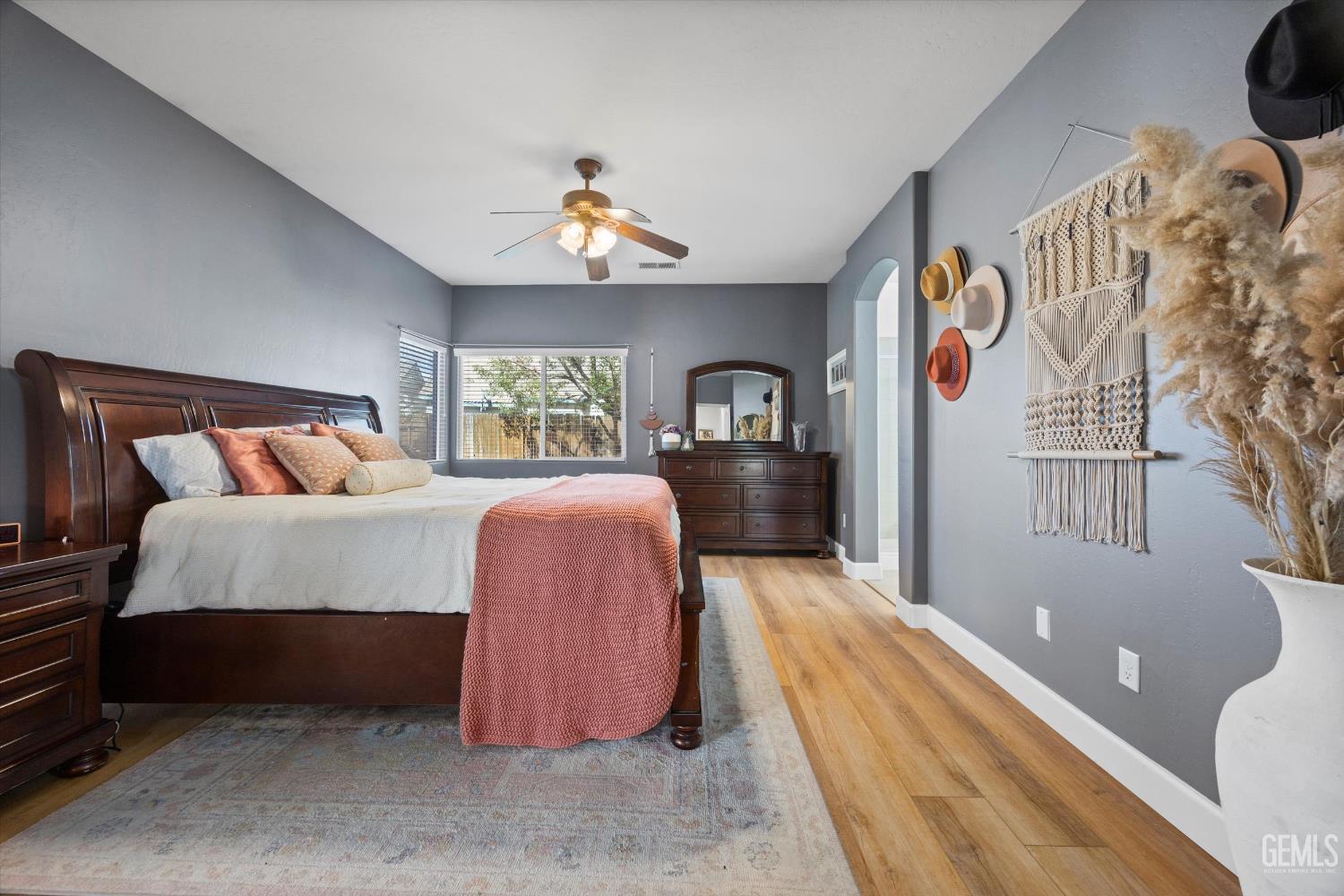 10404 Rose River Falls Avenue