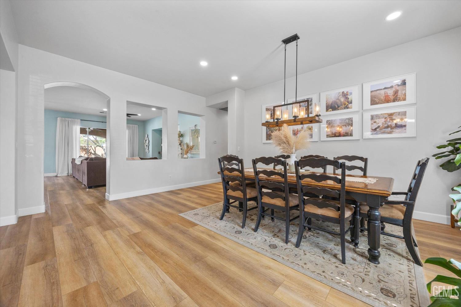 10404 Rose River Falls Avenue