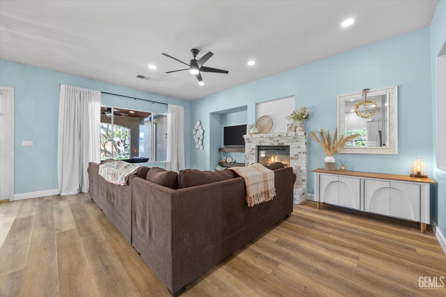 10404 Rose River Falls Avenue