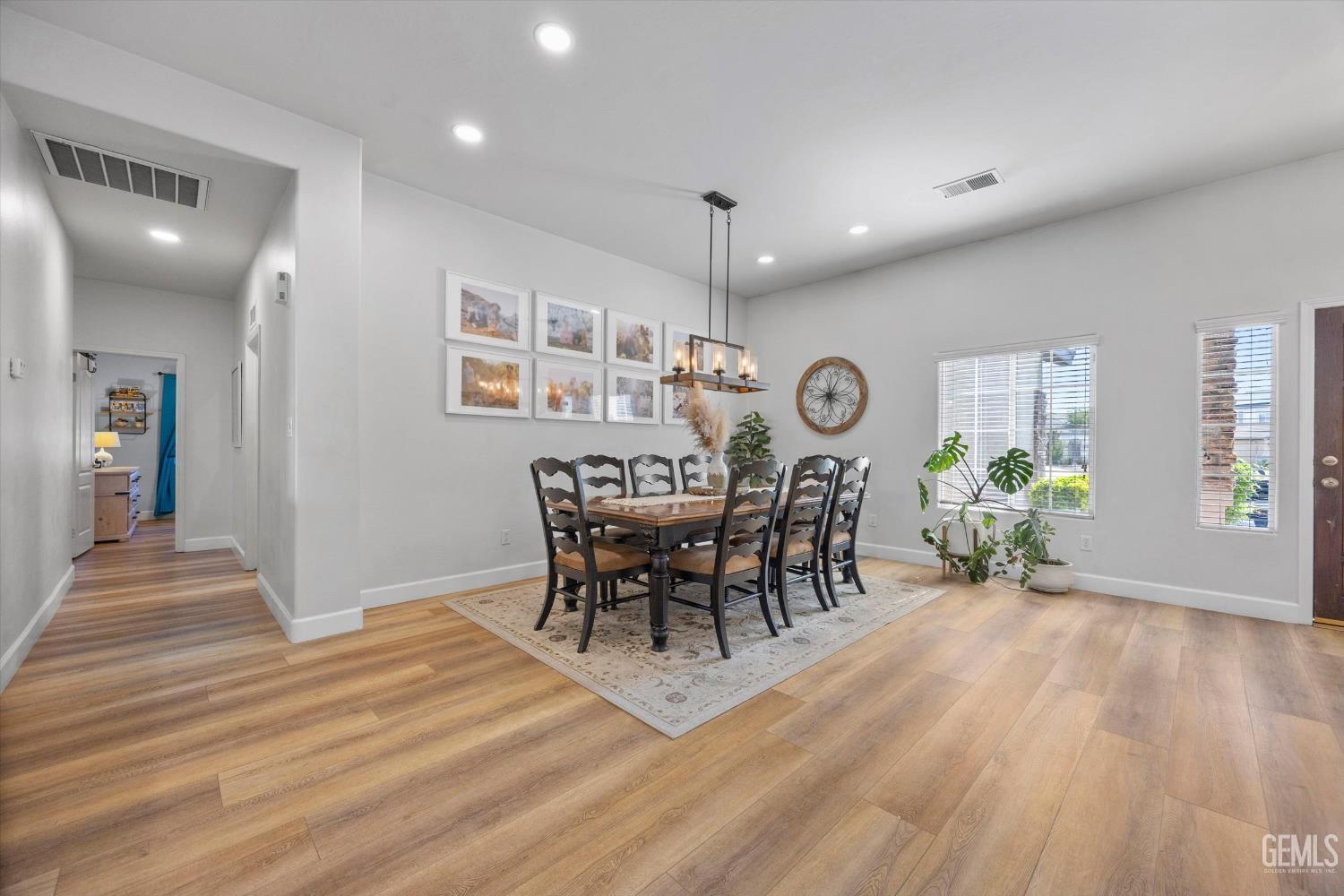 10404 Rose River Falls Avenue