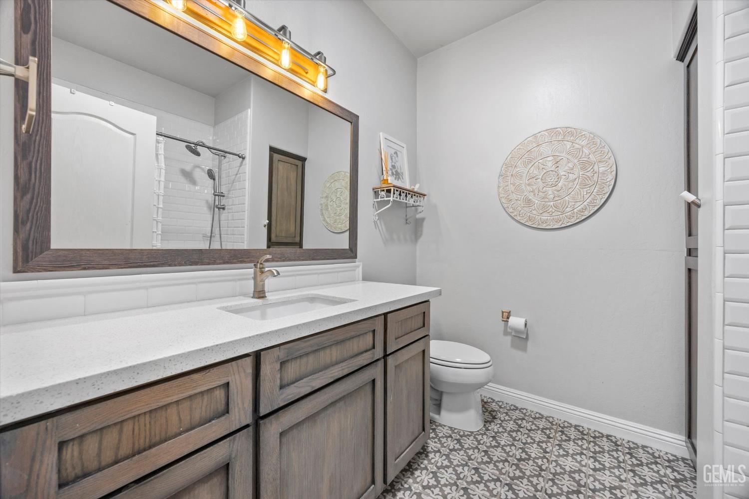 10404 Rose River Falls Avenue