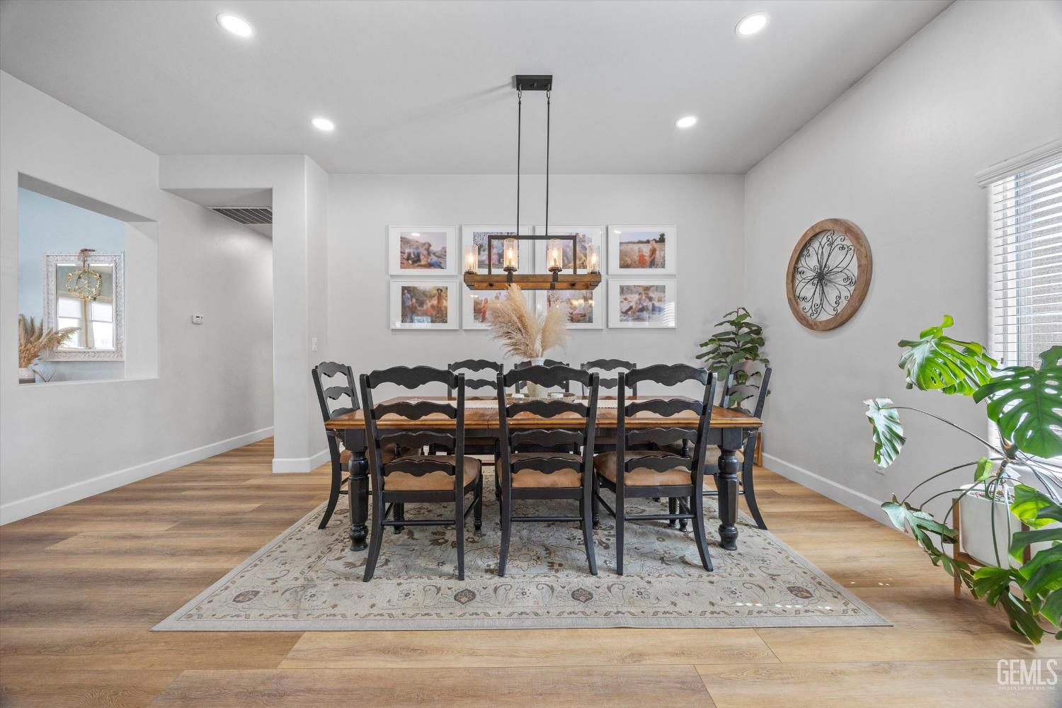 10404 Rose River Falls Avenue