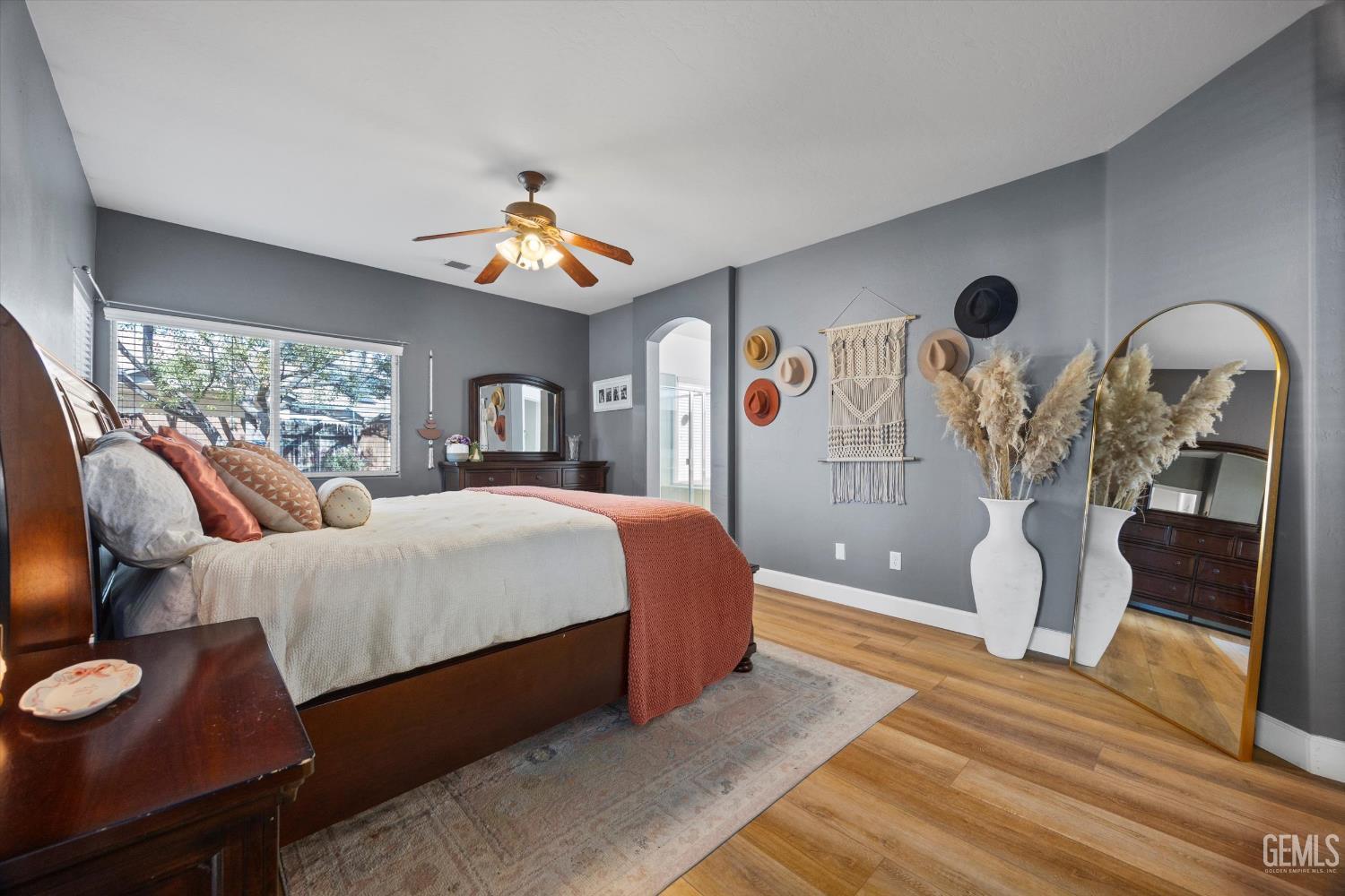 10404 Rose River Falls Avenue