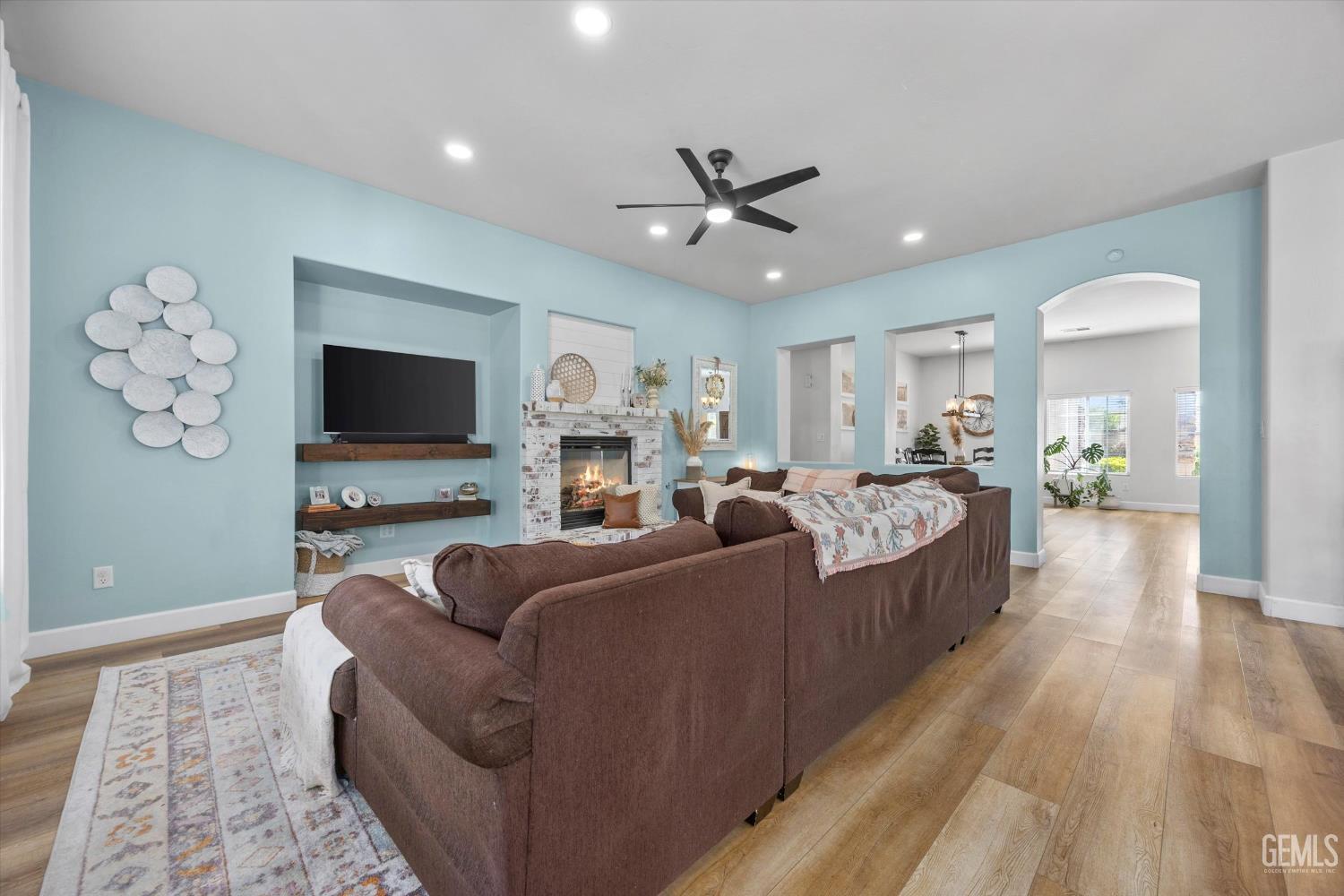 10404 Rose River Falls Avenue