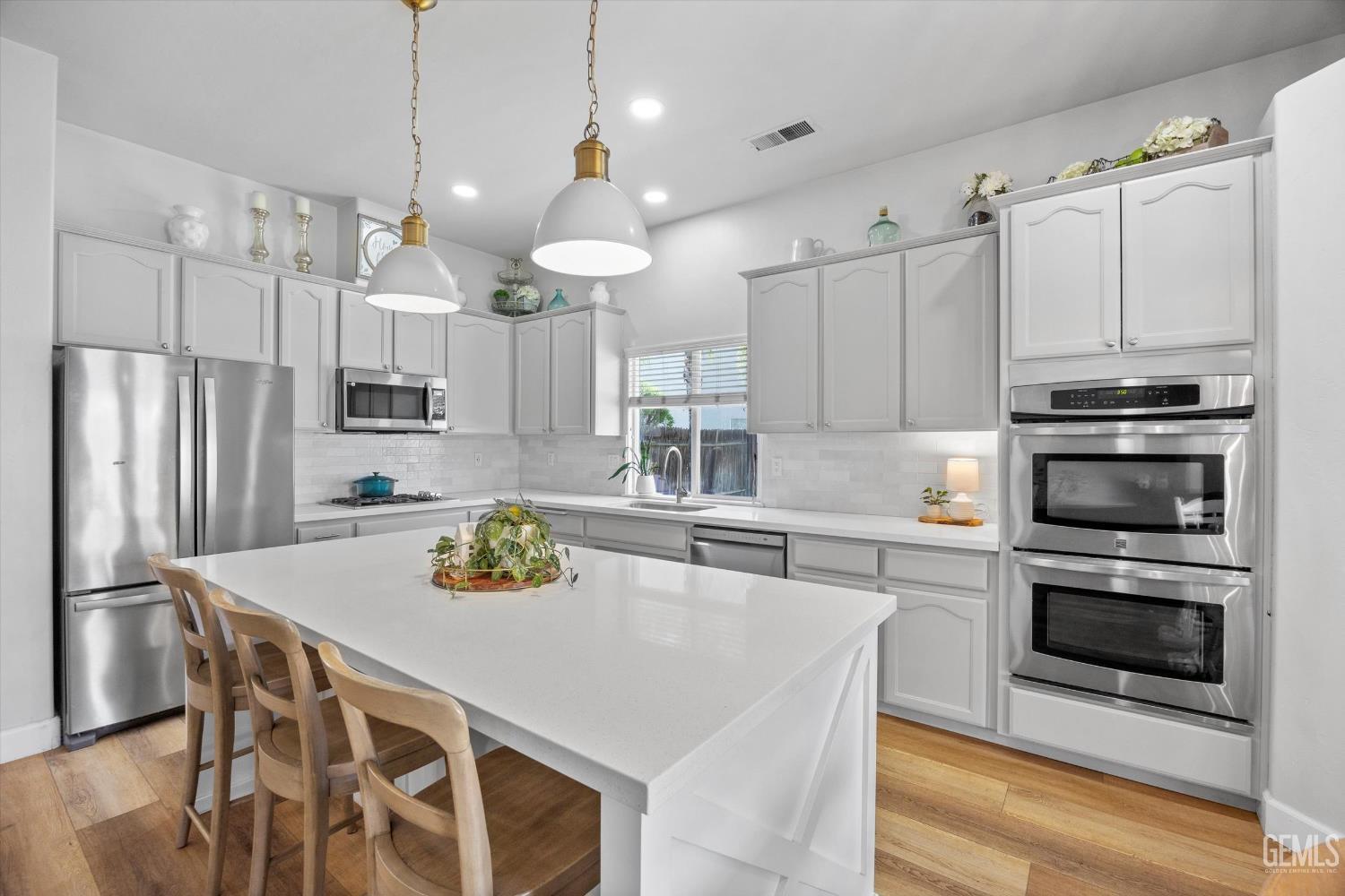 10404 Rose River Falls Avenue