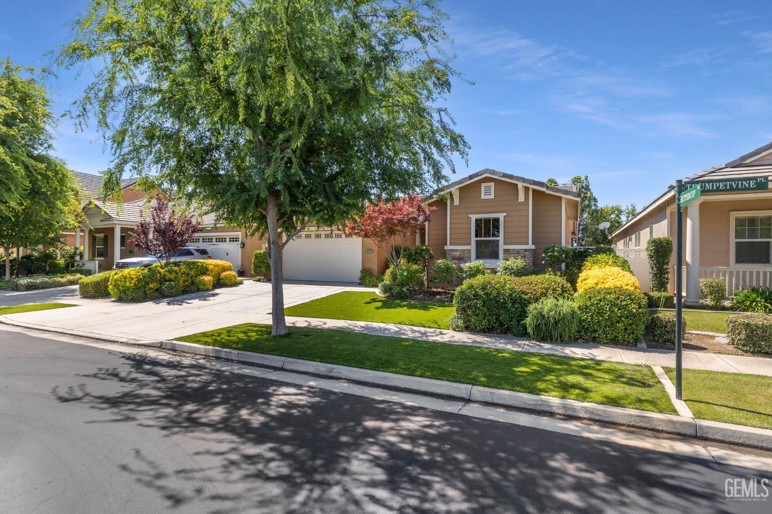 14621 Trumpetvine Place