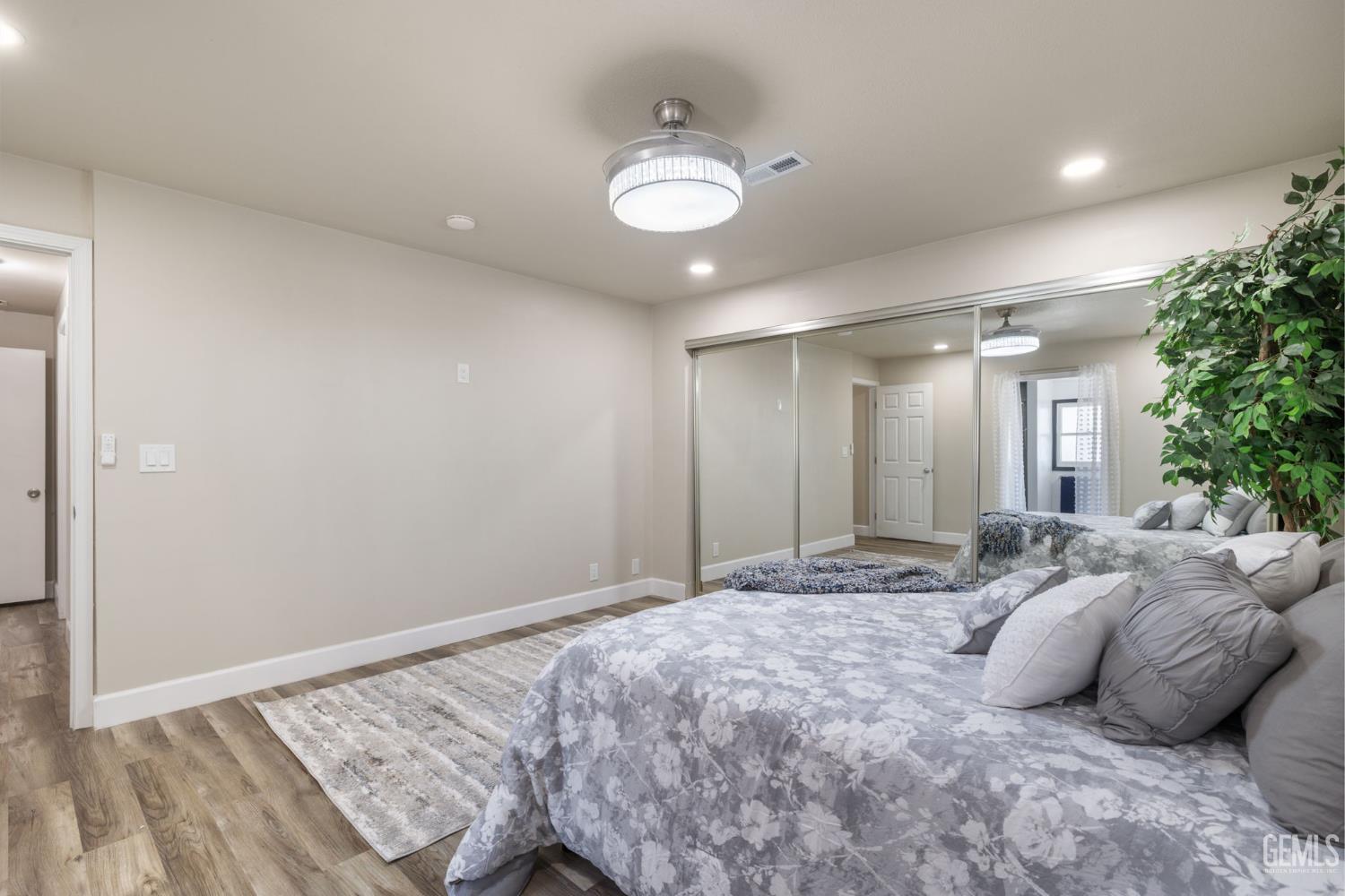 2702 Worthington Avenue