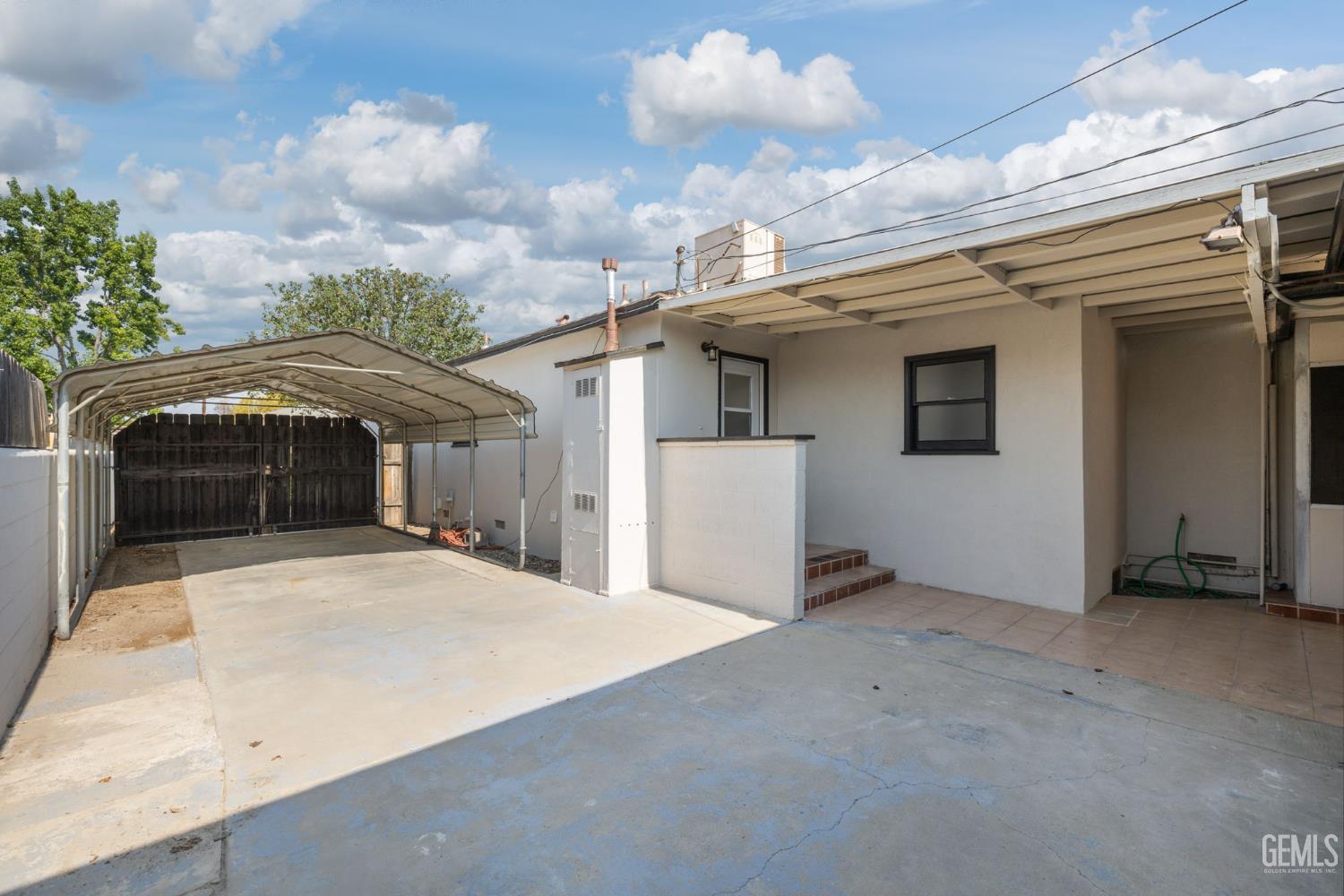 2702 Worthington Avenue