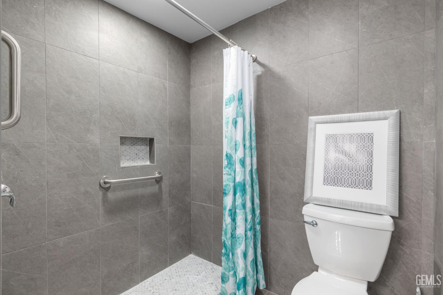 2702 Worthington Avenue