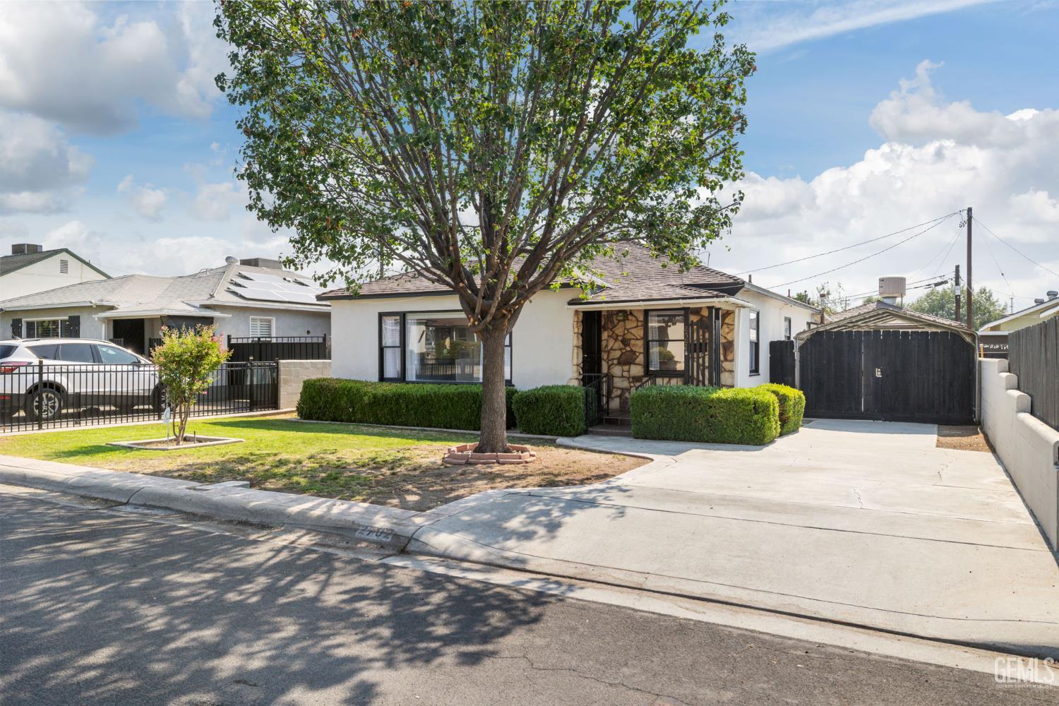 2702 Worthington Avenue