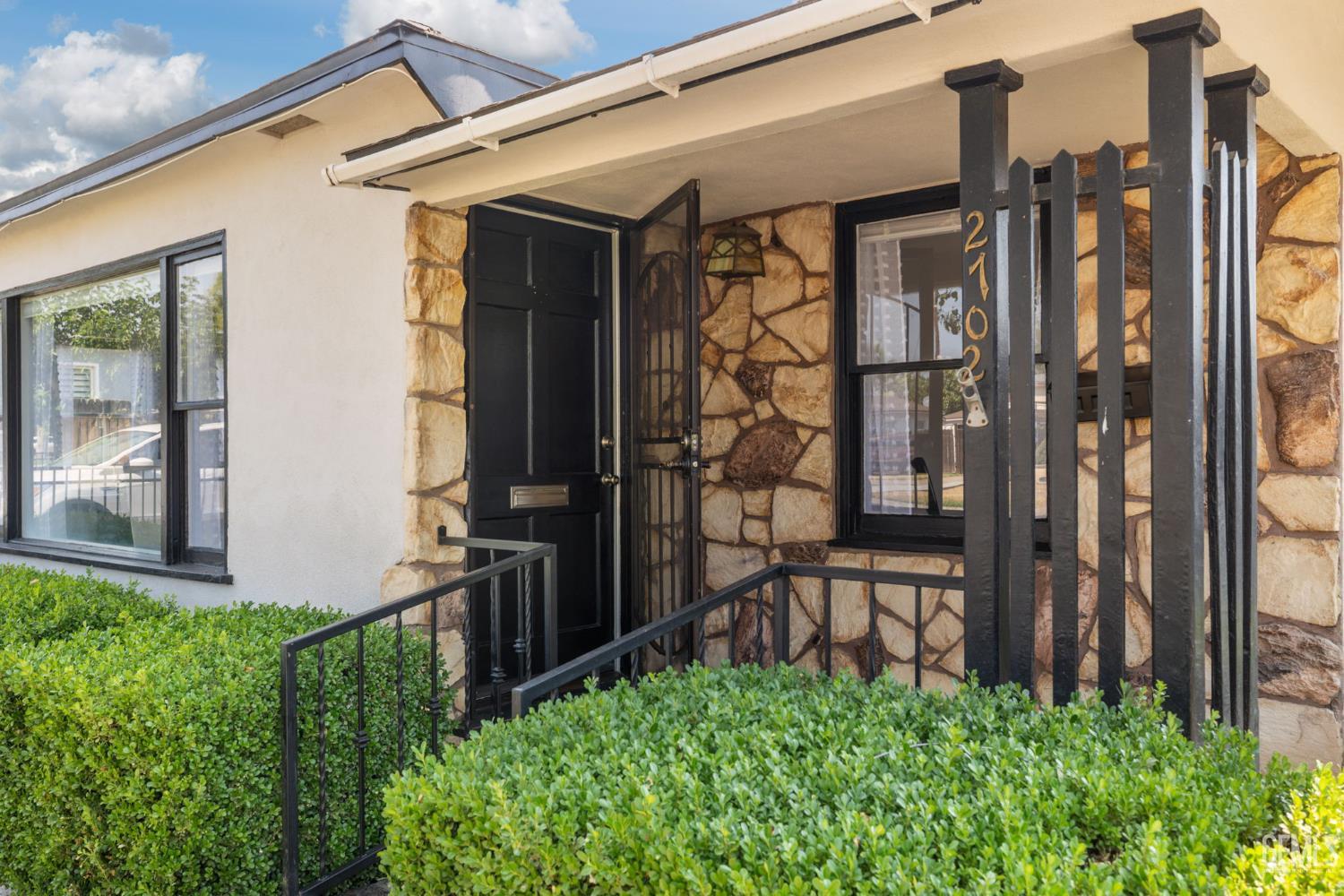 2702 Worthington Avenue