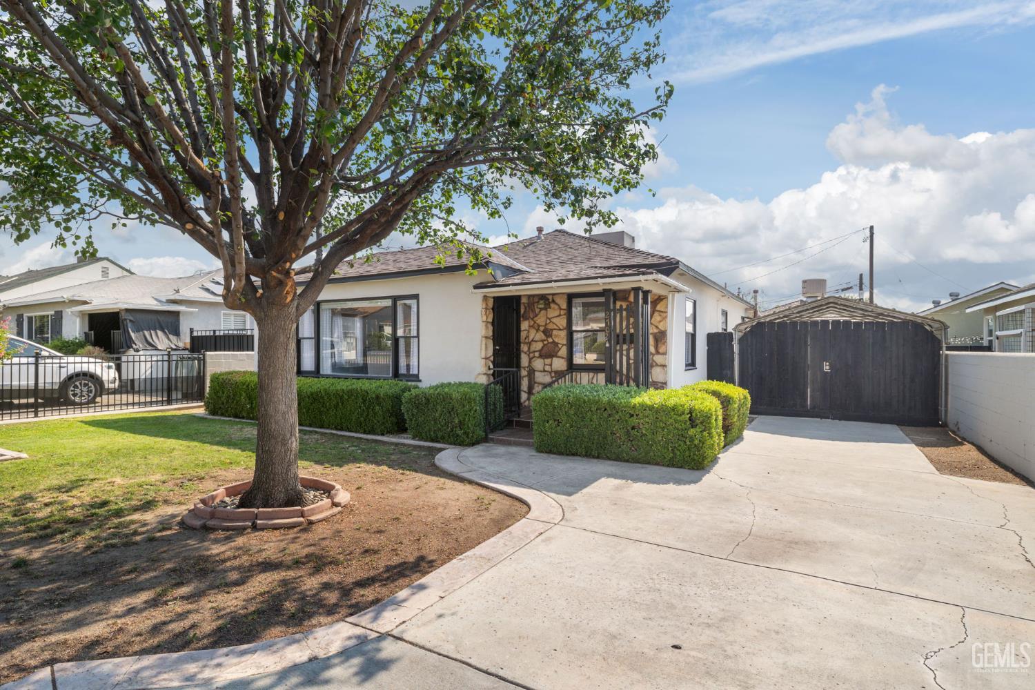 2702 Worthington Avenue