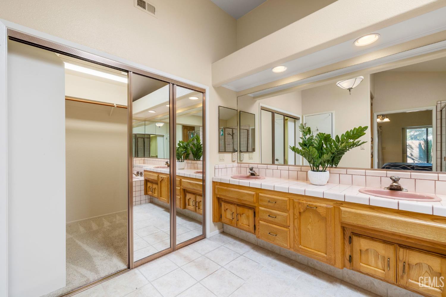 8212 Hastings Street