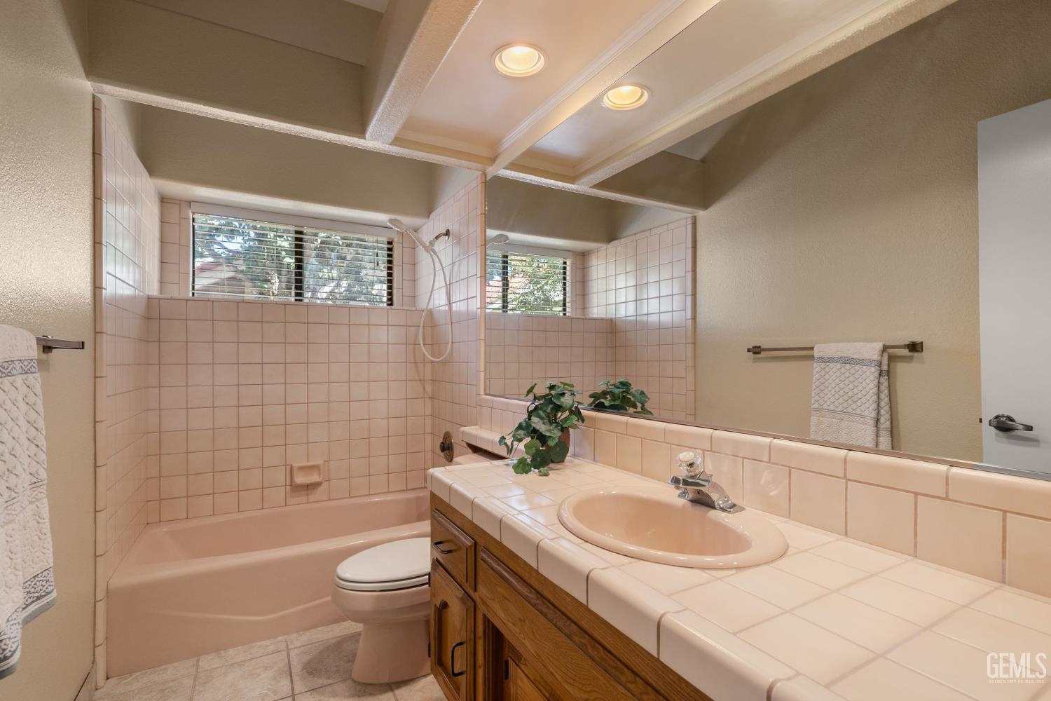 8212 Hastings Street