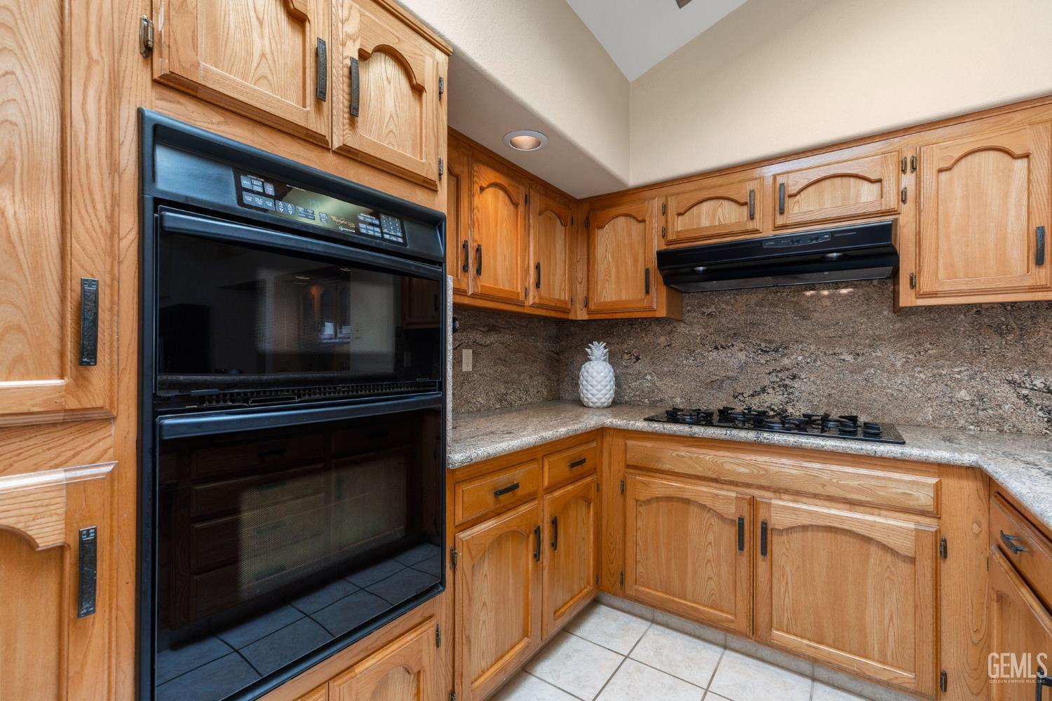 8212 Hastings Street