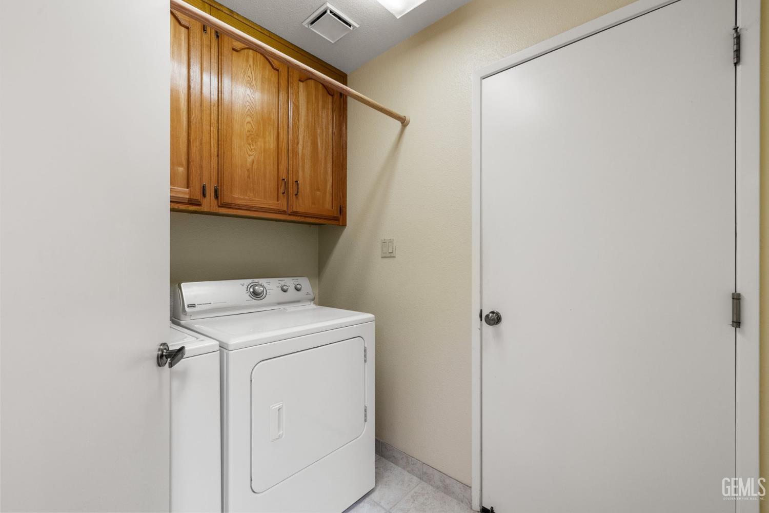 8212 Hastings Street