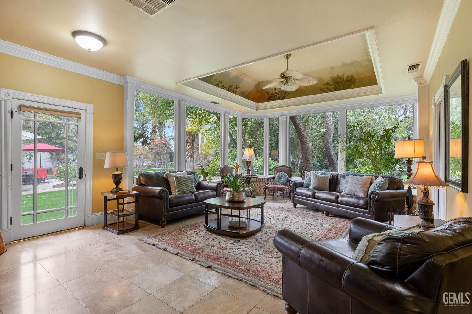 701 Oleander Avenue