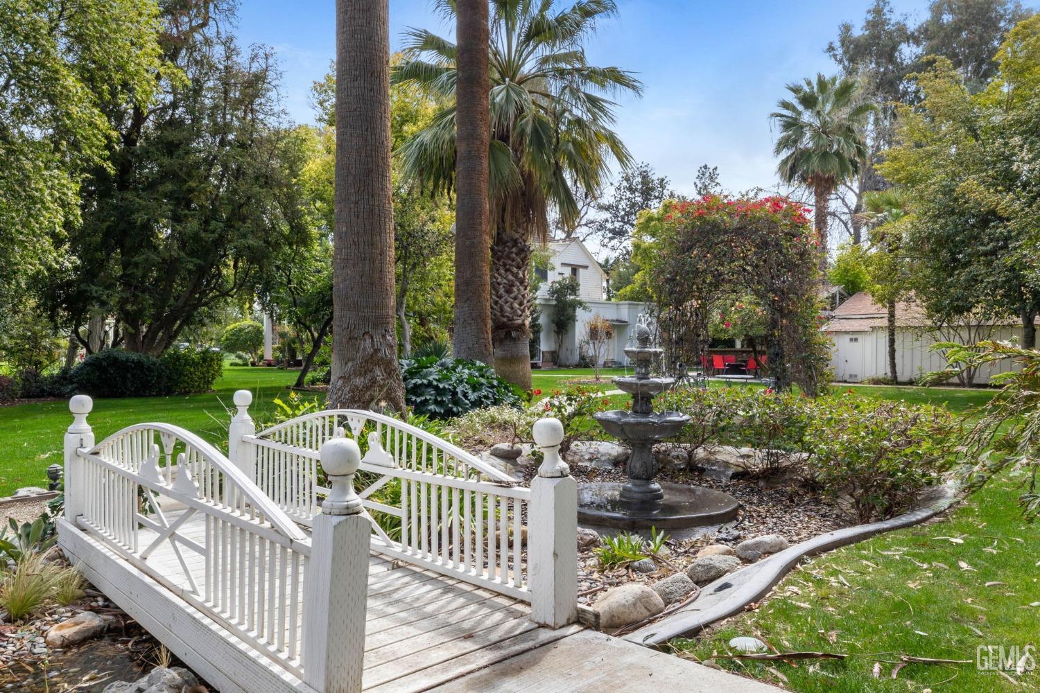 701 Oleander Avenue