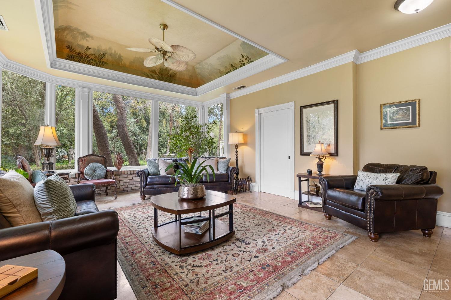 701 Oleander Avenue