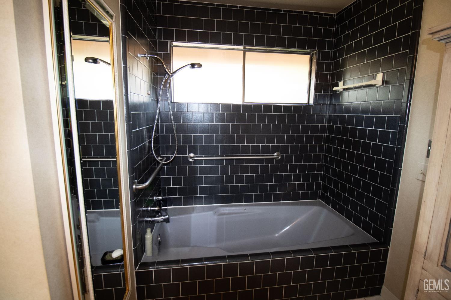 2323 Easthills Drive Unit: 57