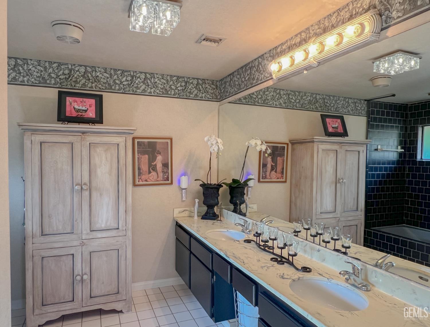 2323 Easthills Drive Unit: 57