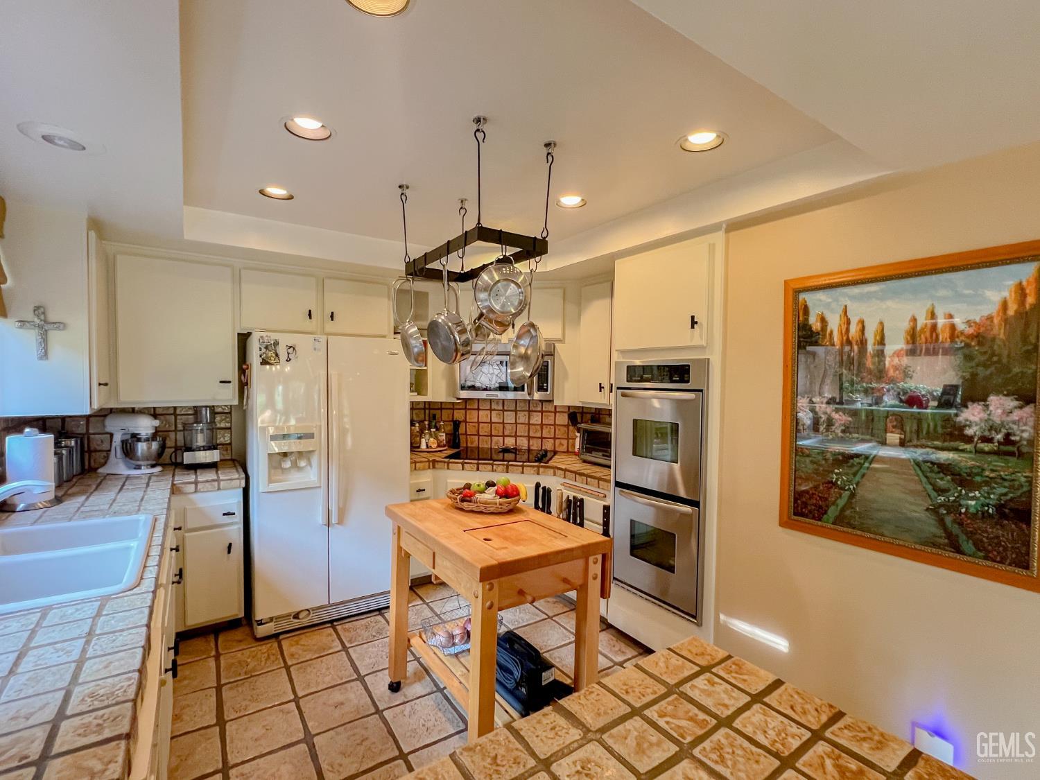 2323 Easthills Drive Unit: 57