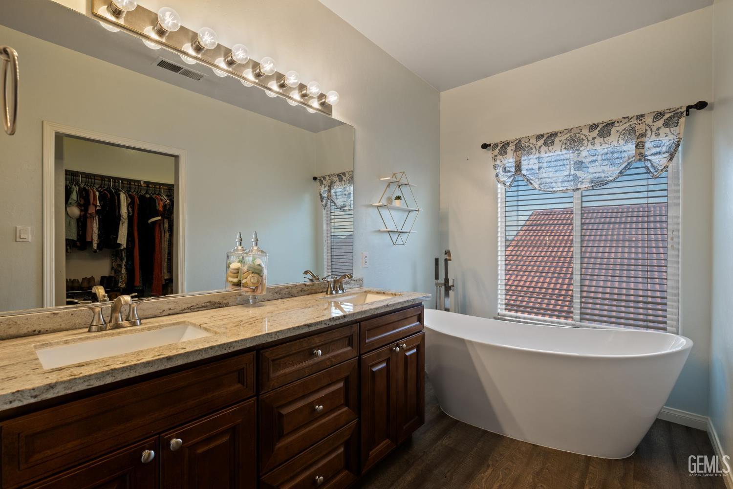 5304 Sand Dollar Court