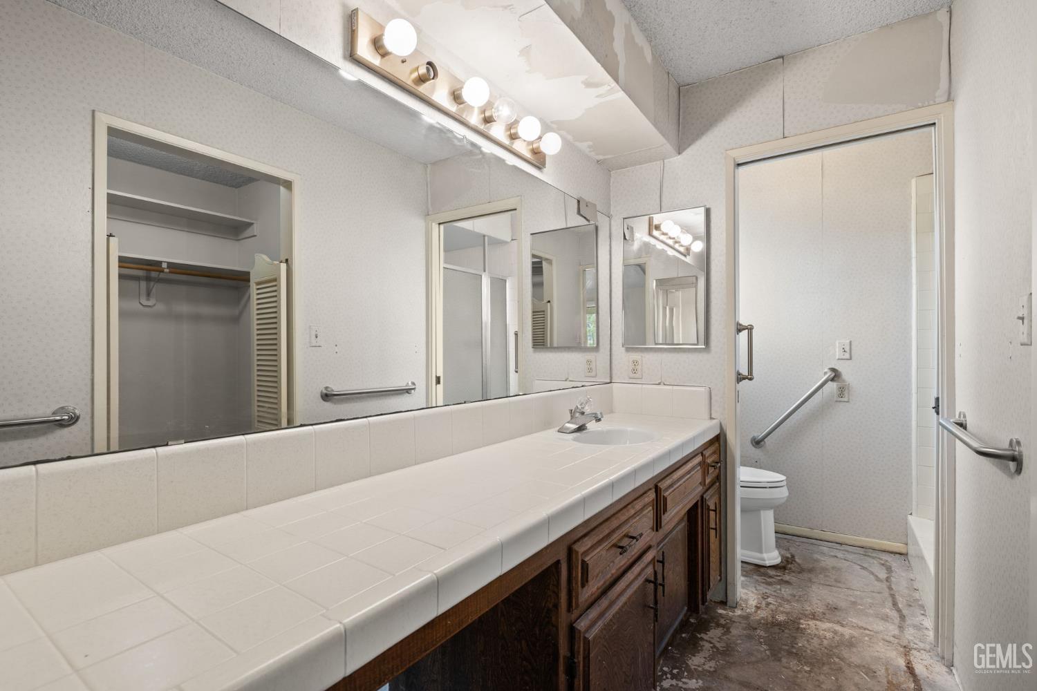 5900 Kirkside Drive Unit: C