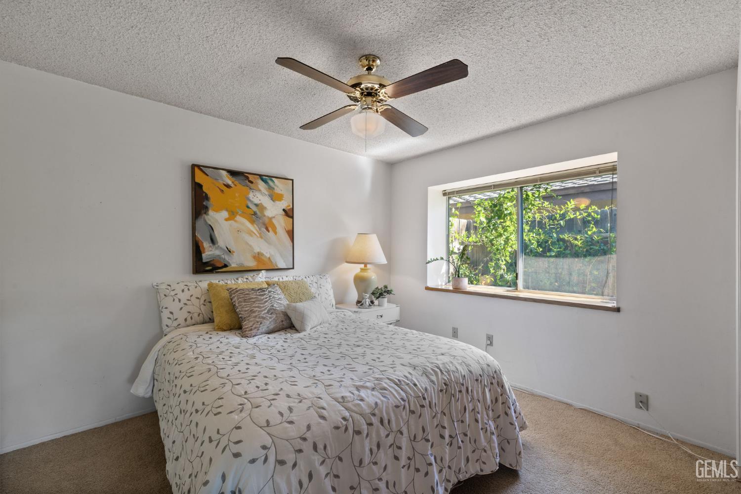 9413 Laurel Oak Way