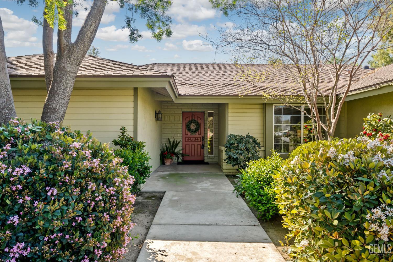 9413 Laurel Oak Way