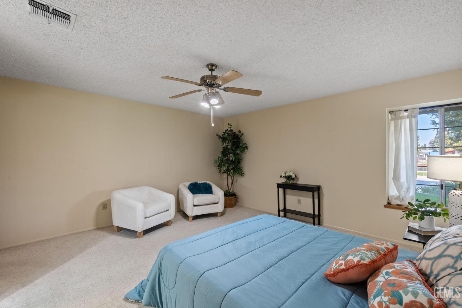 9413 Laurel Oak Way