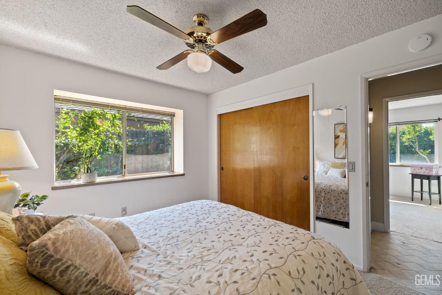 9413 Laurel Oak Way