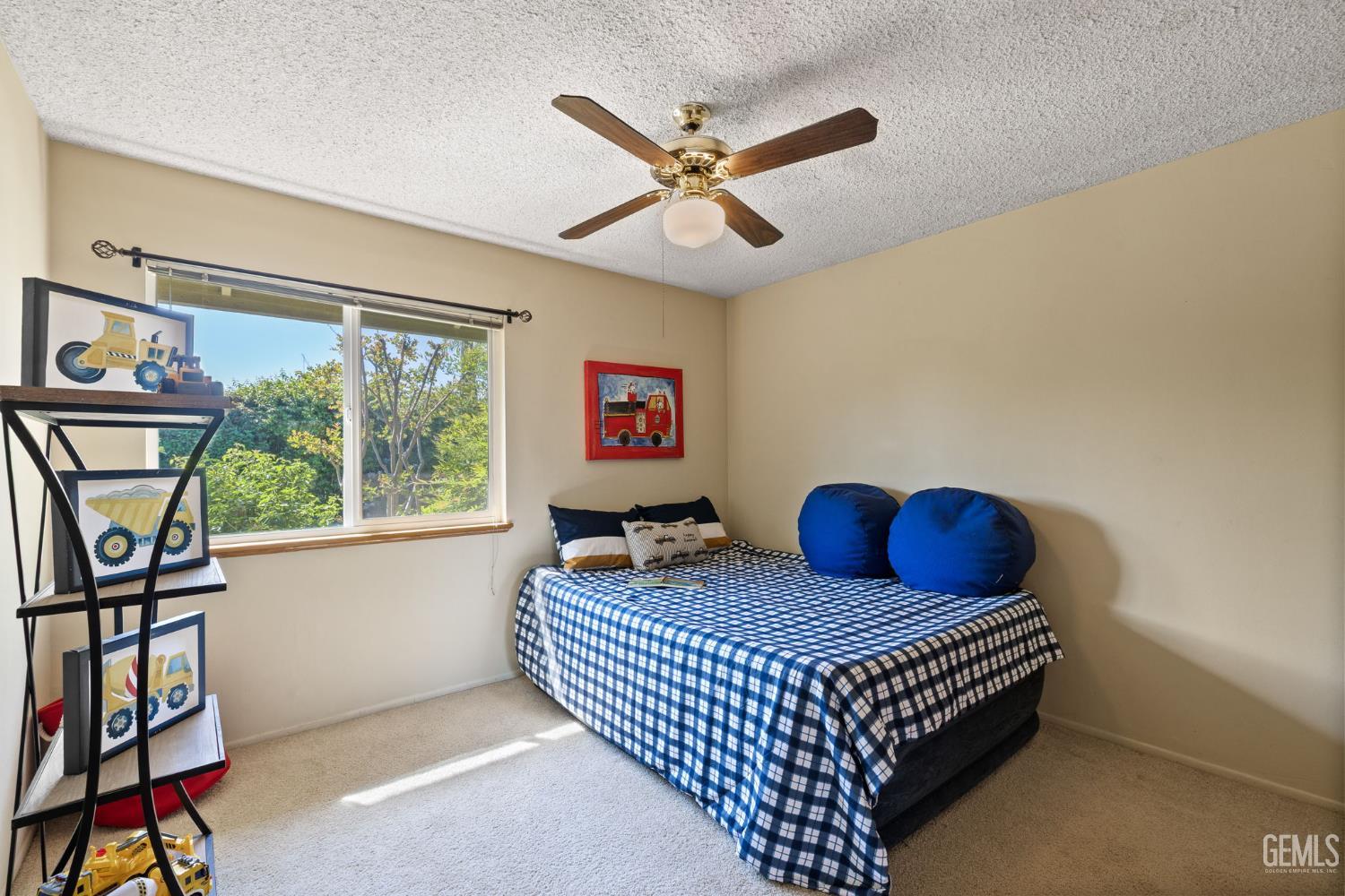 9413 Laurel Oak Way