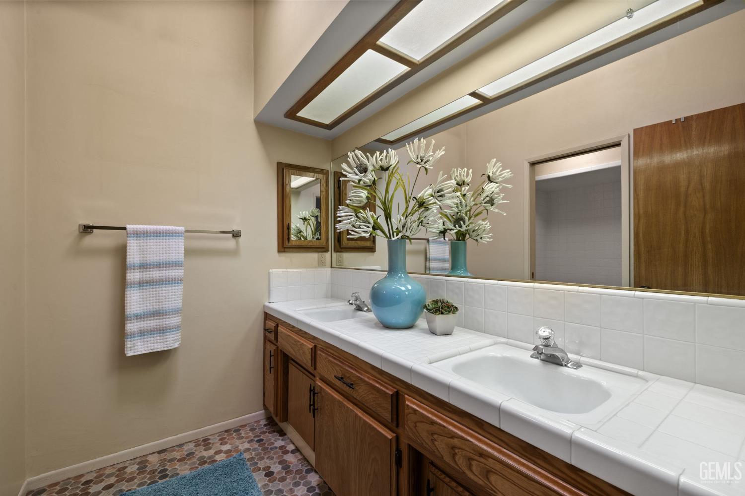 9413 Laurel Oak Way
