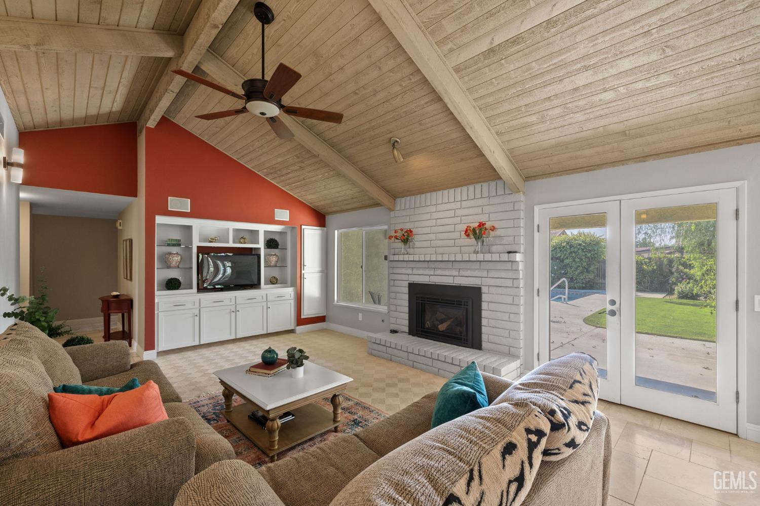 9413 Laurel Oak Way