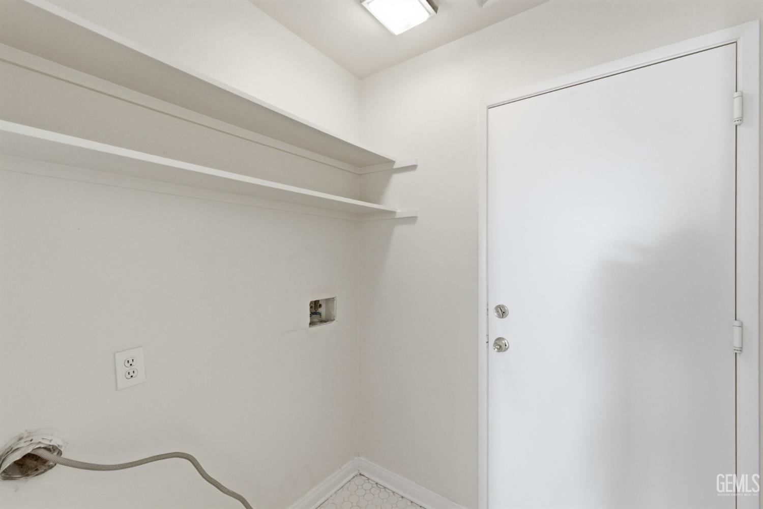 8319 Hemlock Court