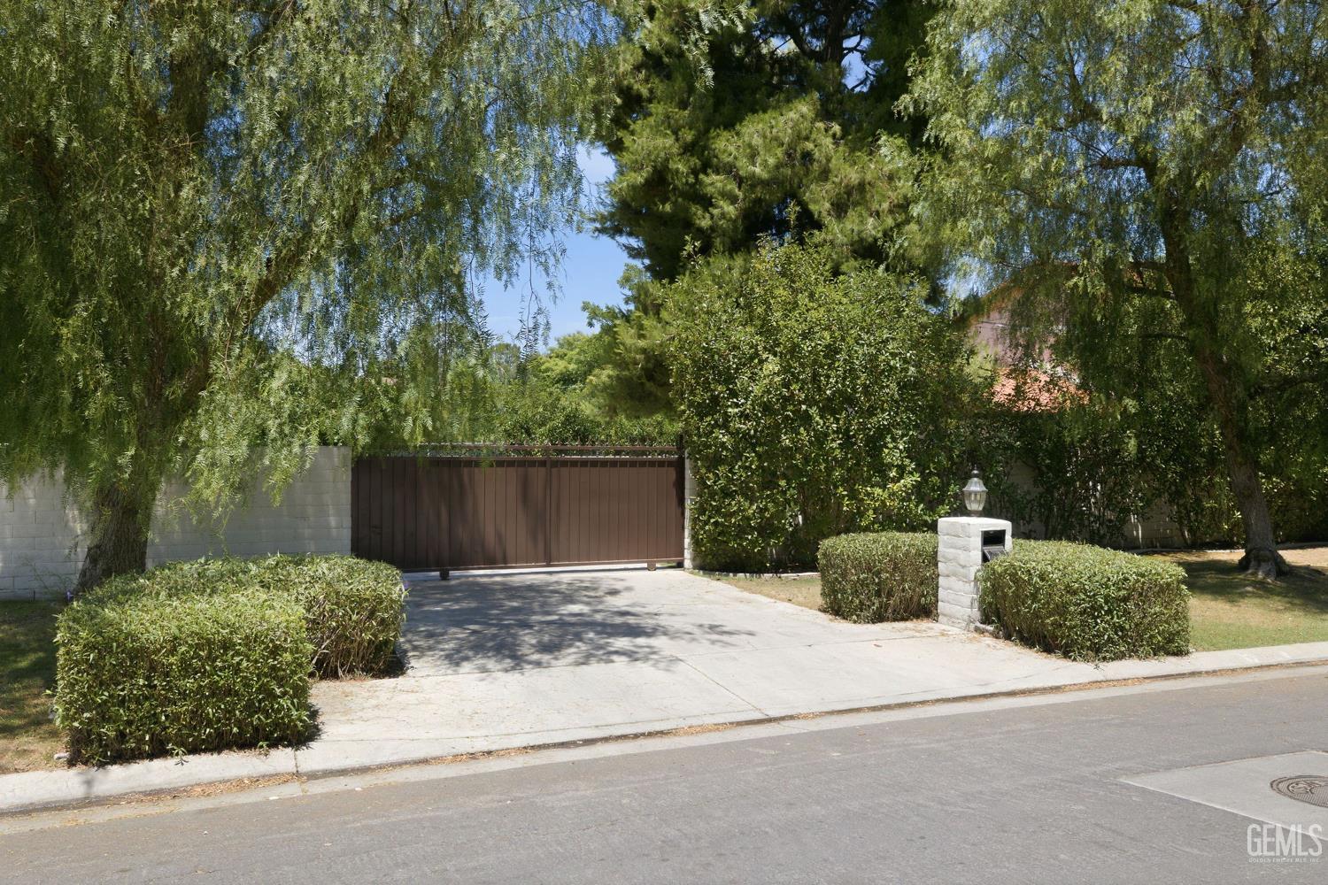4265 Country Club Drive