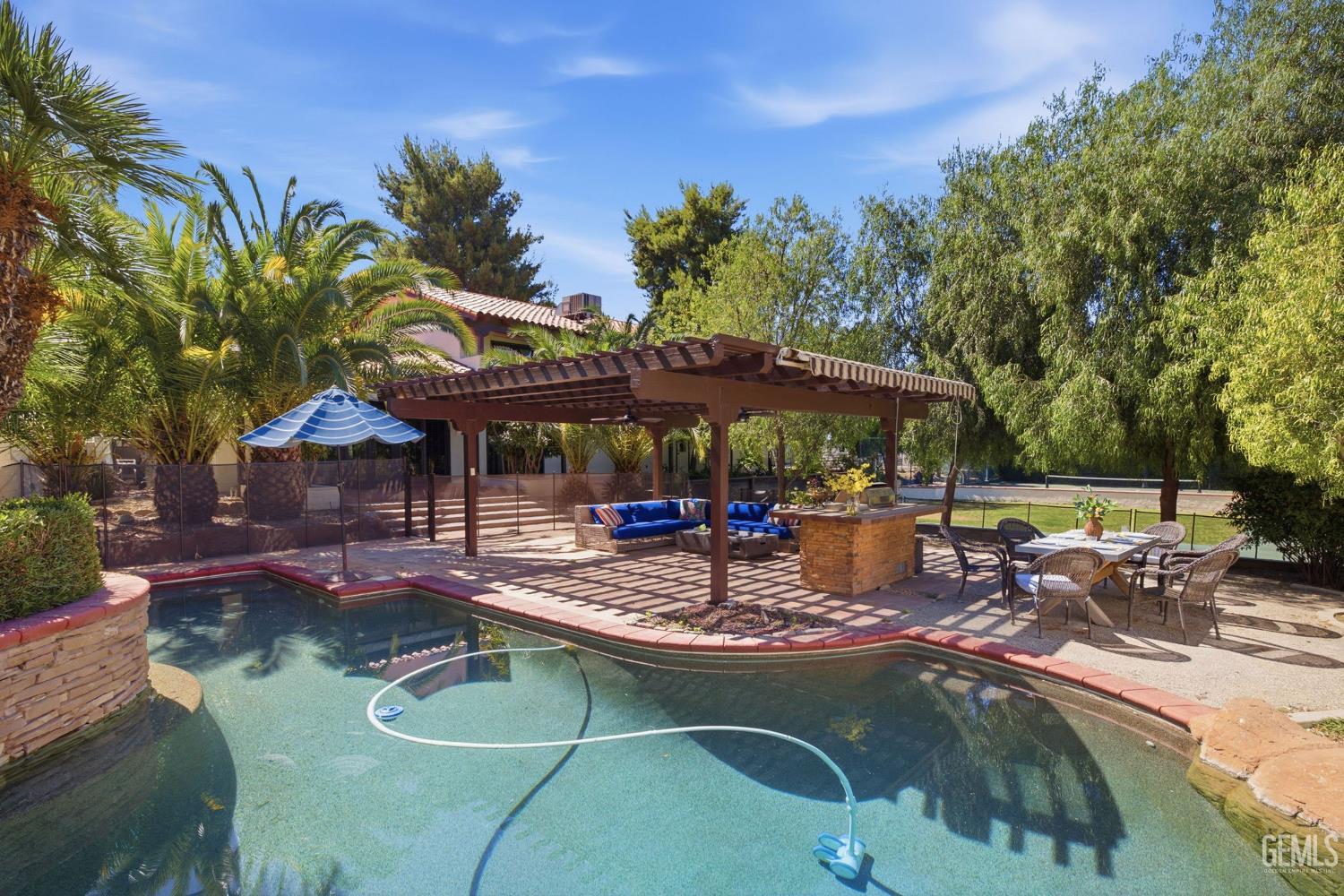 4265 Country Club Drive