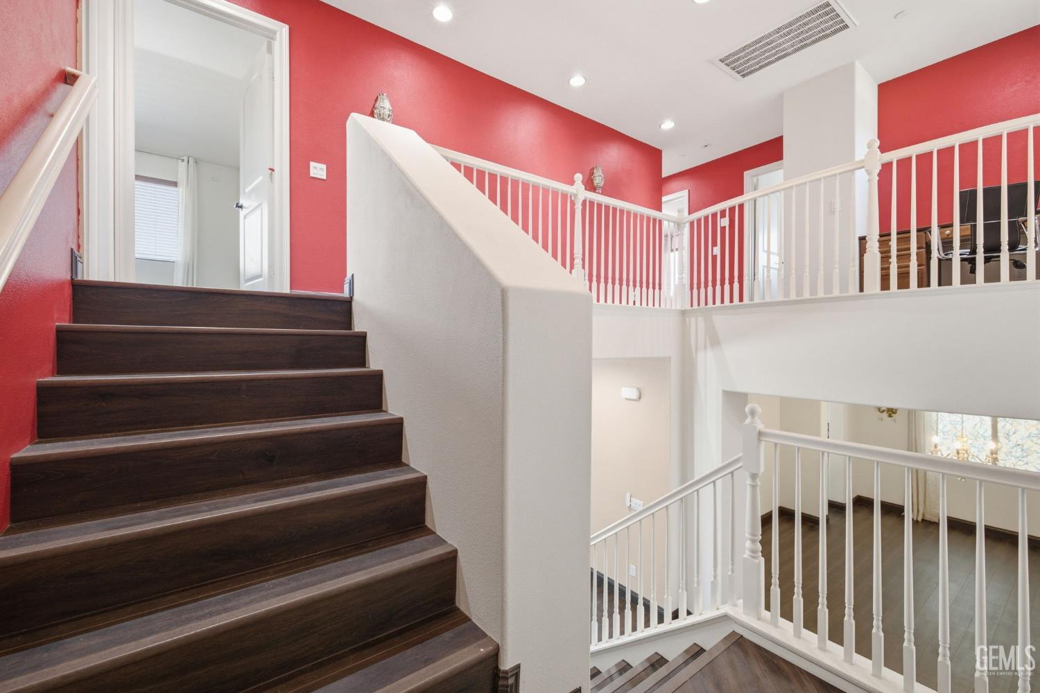 5818 Warren Ridge Drive