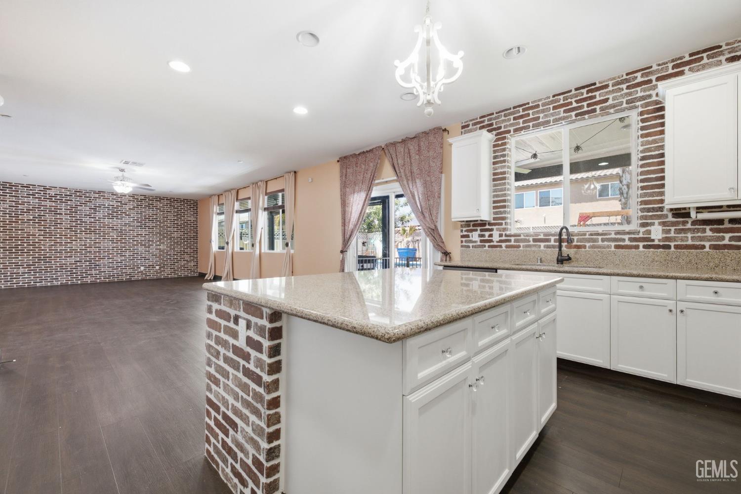 5818 Warren Ridge Drive