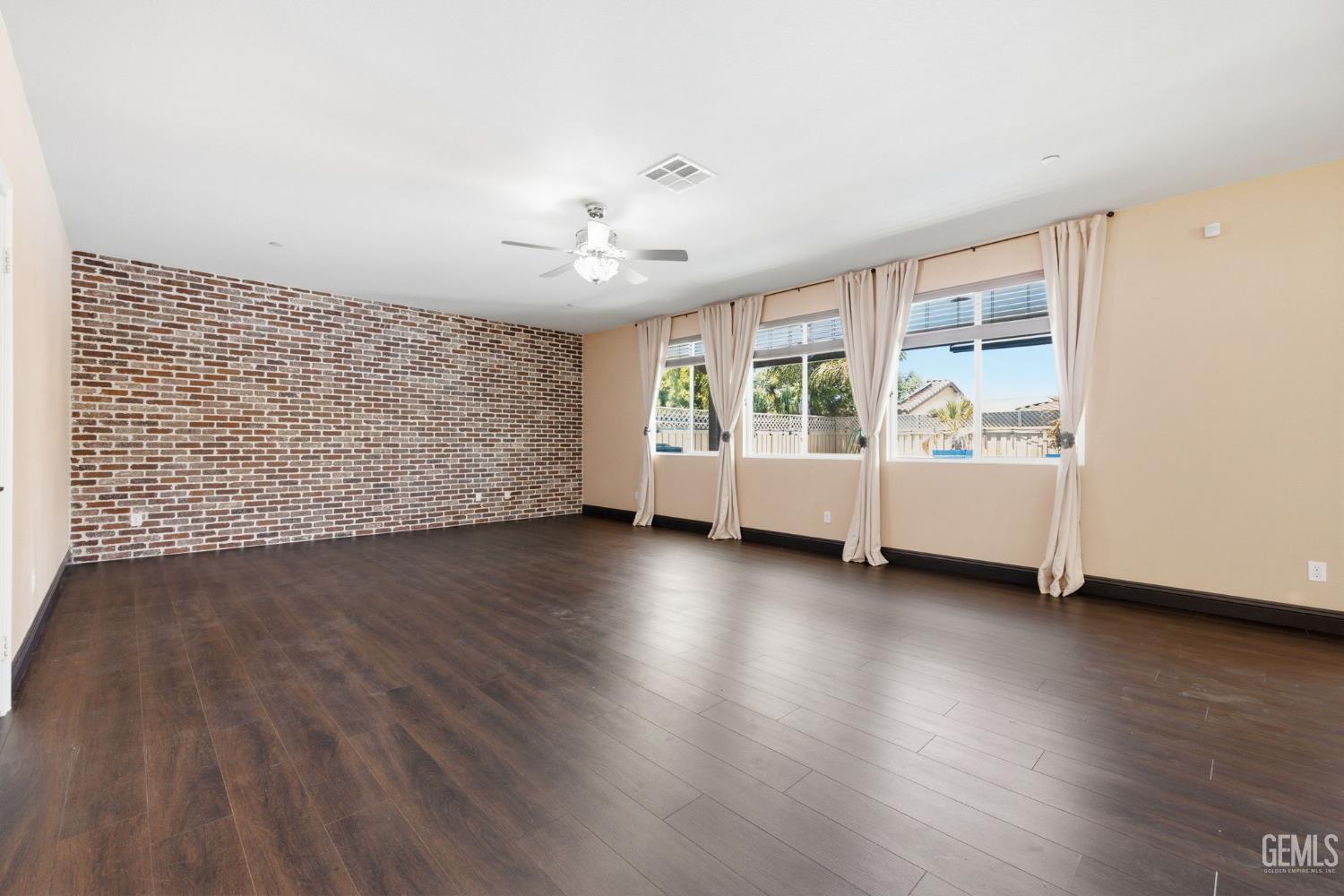 5818 Warren Ridge Drive