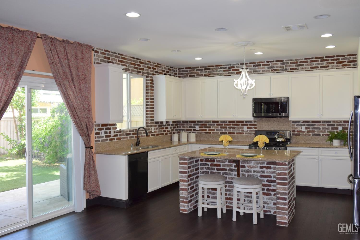 5818 Warren Ridge Drive