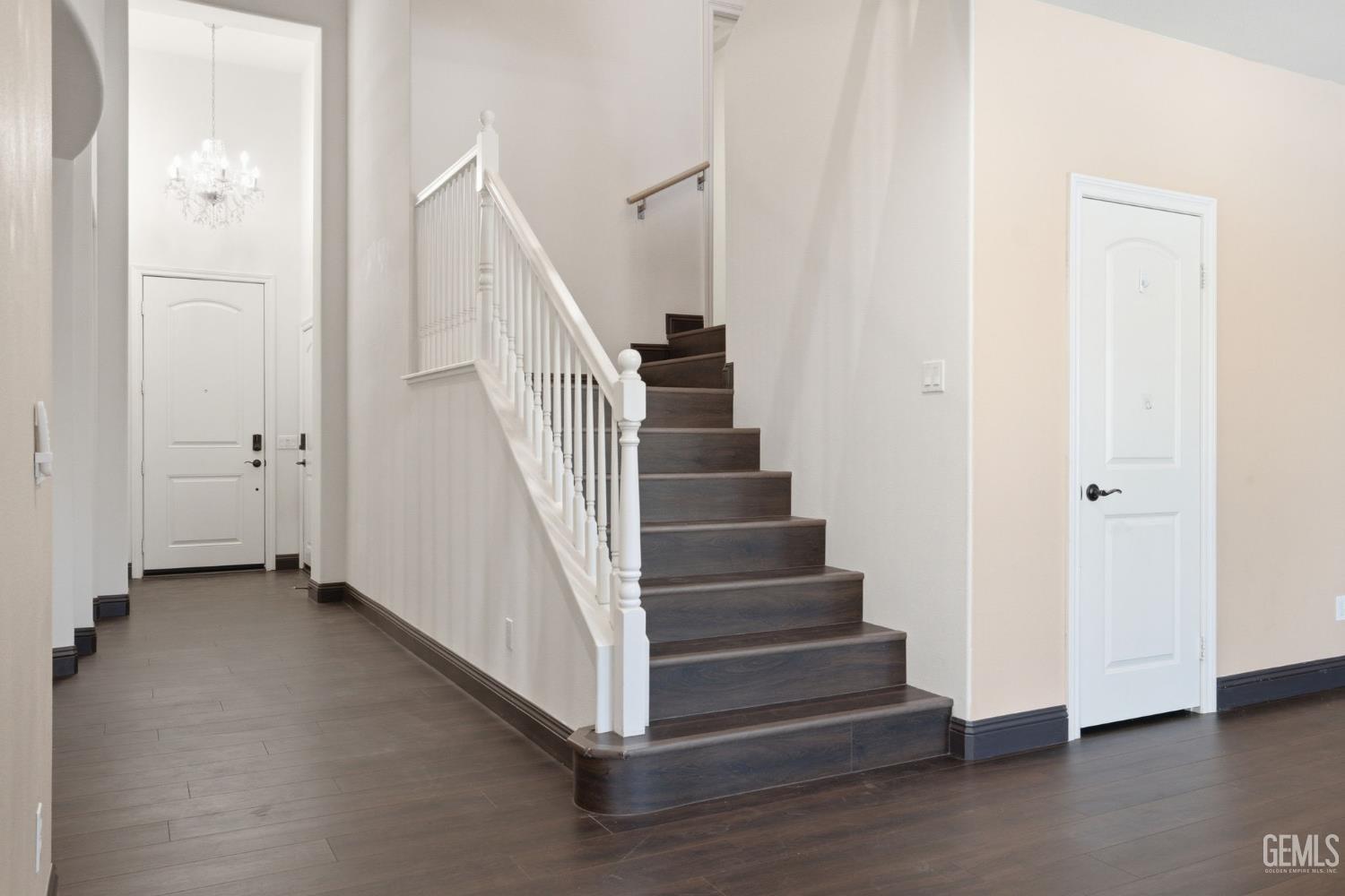 5818 Warren Ridge Drive