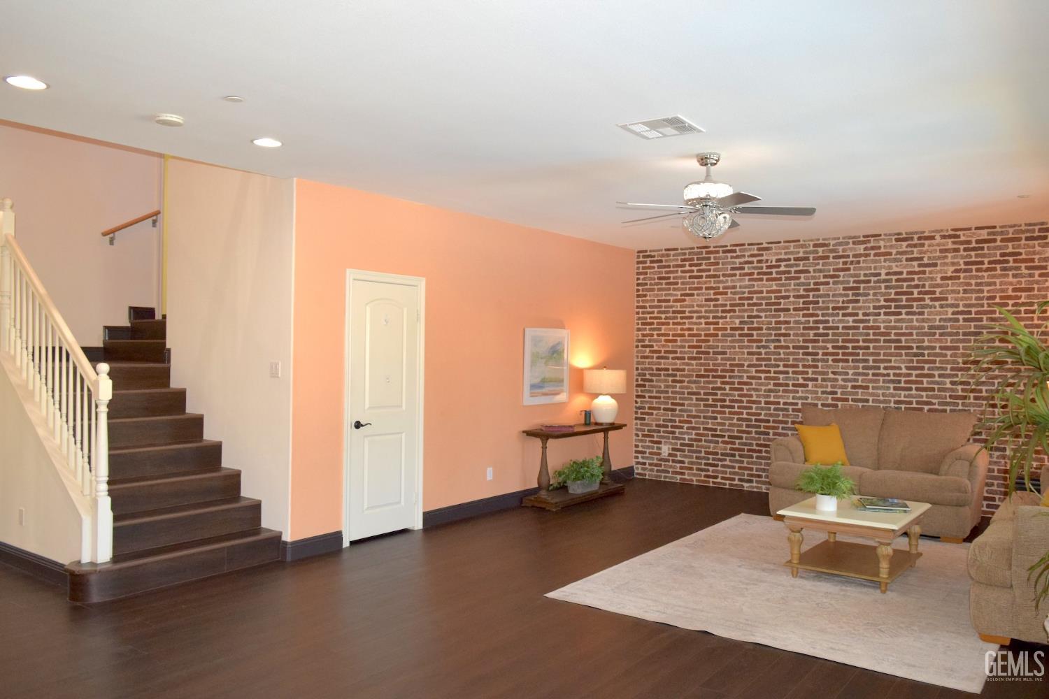 5818 Warren Ridge Drive