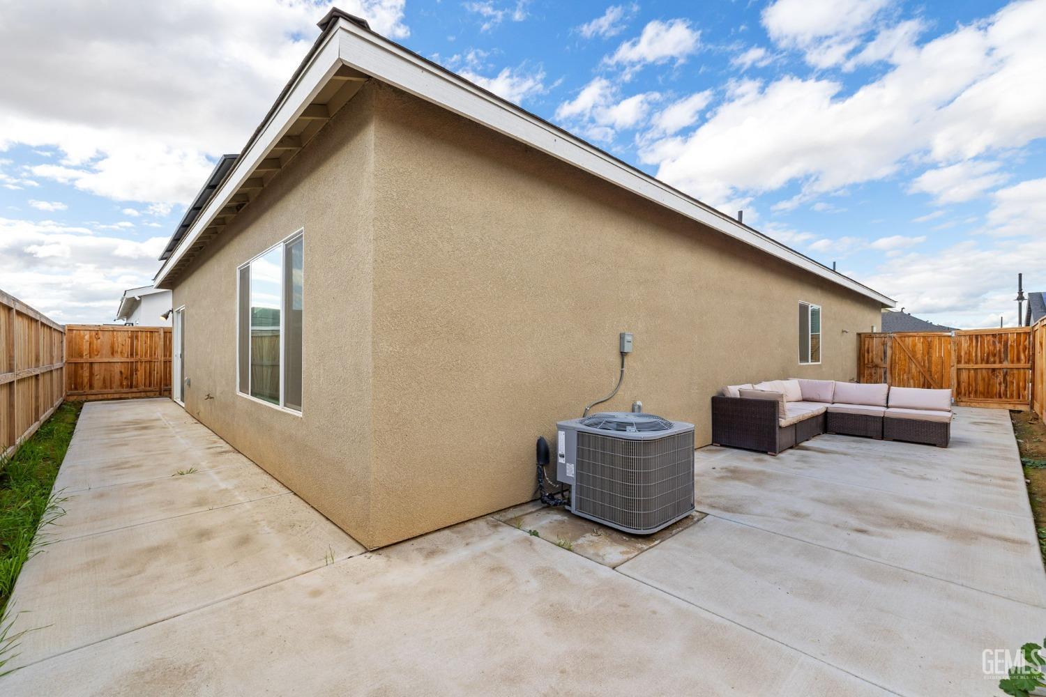 9619 Redwood River Lane