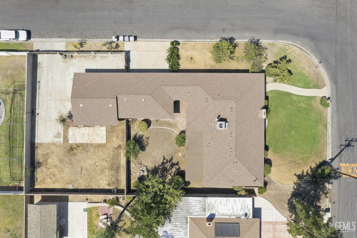 6725 Lucille Avenue